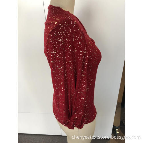 Long sleeves with red V-neck and sequins
